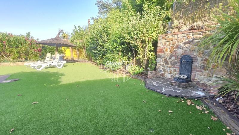 Foto 700f58cc-316f-42c4-89f4-e52bc4bd2d81. Casa  con piscina y licencia turistica en Caldes de Malavella