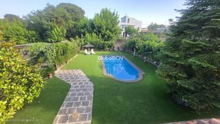 Maison  Carrer pompeu fabra. Casa con piscina y licencia turistica