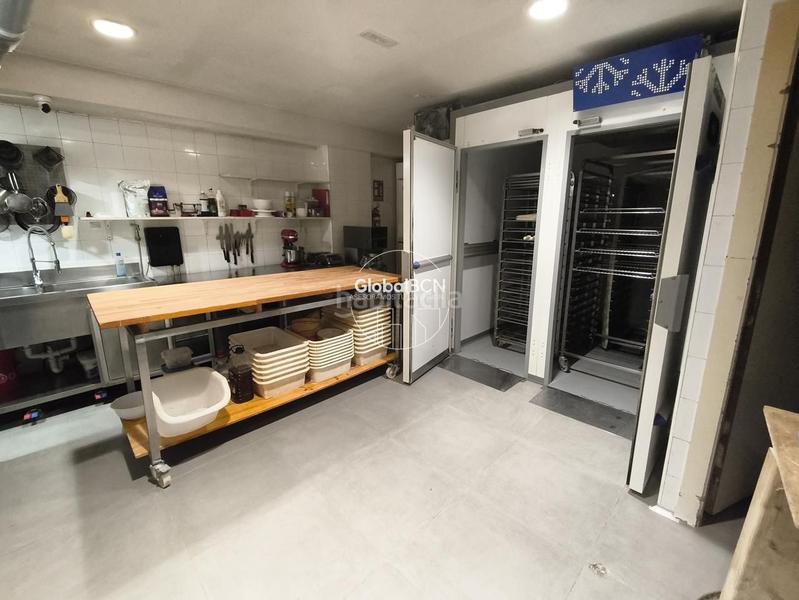 Foto 4d79e1a3-e6ae-4e28-bb1b-b2a744ee25dc. Pas-de-porte local commercial dans Barri de les Corts Barcelona