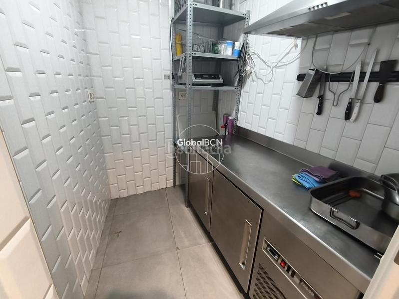 Foto db4a444a-e272-43ff-a73f-73bb1acb78d9. Pas-de-porte local commercial dans Barri de les Corts Barcelona