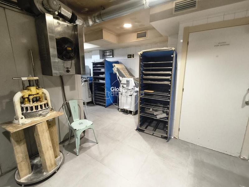 Foto e2c640c3-1b3f-48ac-ab0e-8063e36e5d55. Pas-de-porte local commercial dans Barri de les Corts Barcelona