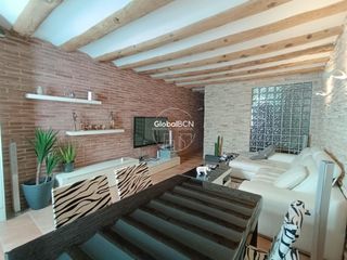 Ground floor  Calle de bascònia. Exclusiva planta baja tipo casa con encanto, espacio exterior y