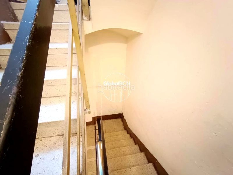 Foto 5bf8d10a-2259-4923-8f15-7b5378903dad. Edifici a Riera Cornellà de Llobregat