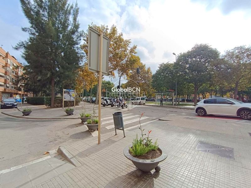 Foto b2073e0f-0e50-4acb-9c4f-26e1edaf56c1. Edifici a Riera Cornellà de Llobregat