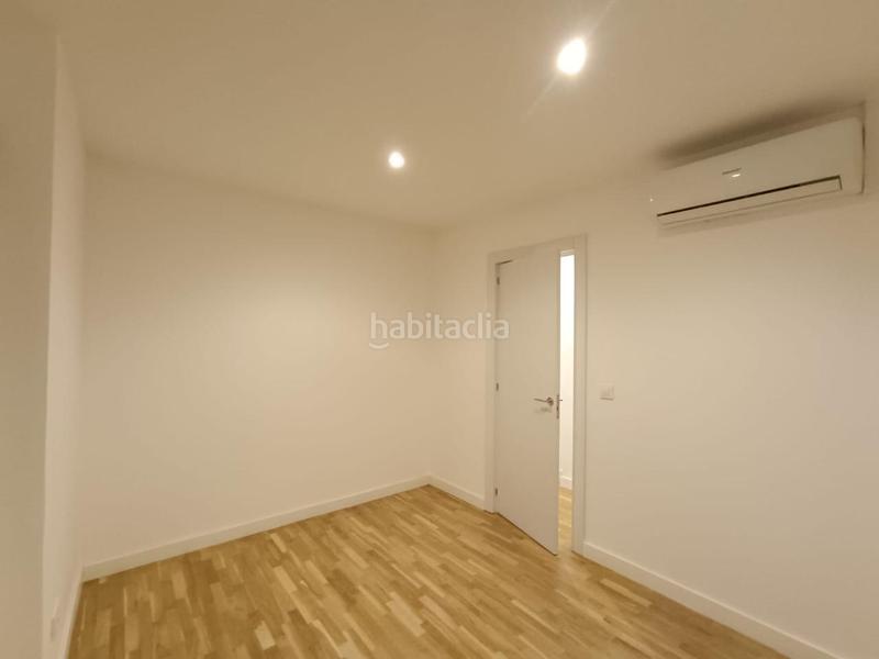 Foto 692adfa5-f11d-41d5-b076-f4256452a08d. Pis a Sagrada Família Barcelona