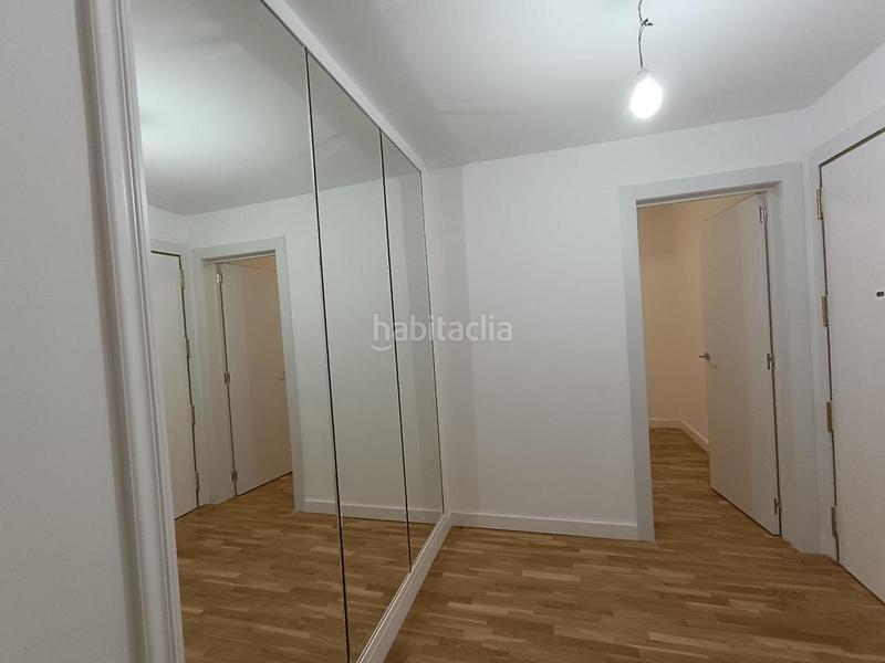 Foto b471733a-8cd6-44ab-a081-848a79ef14e9. Pis a Sagrada Família Barcelona