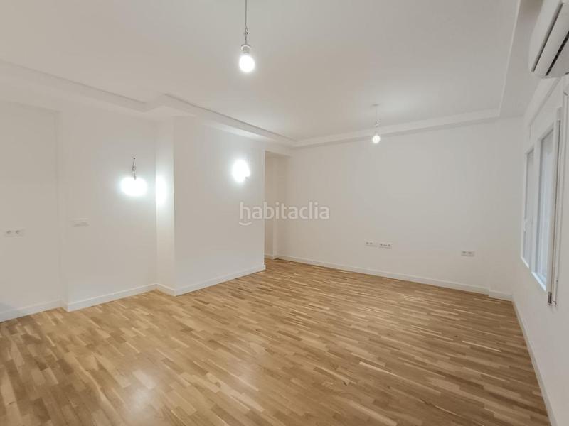 Foto c5b769c3-877e-4549-8a90-09cc2ad6f0de. Pis a Sagrada Família Barcelona