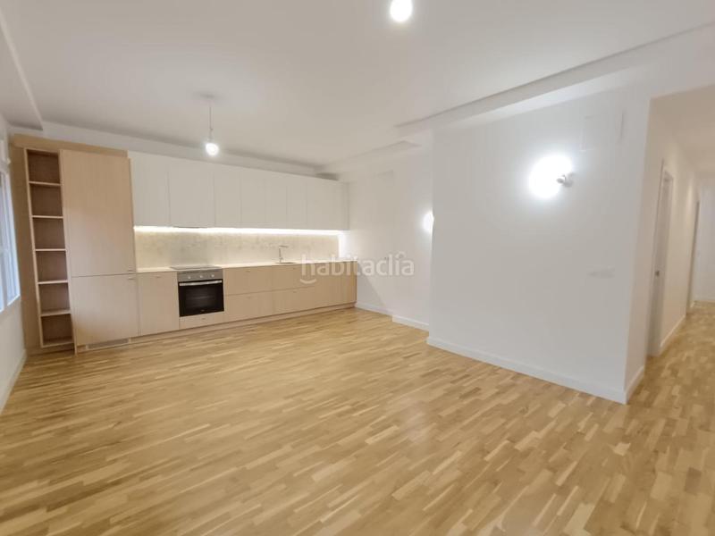 Foto e88c3fd4-973d-4951-b27f-f0a95dca4c79. Pis a Sagrada Família Barcelona