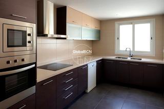 Etagenwohnung  Carrer de frança. Piso todo exterior en bellvitge!!