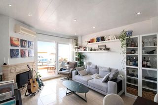 Àtic  De trajà. Atico con terraza junto al montjuic!!