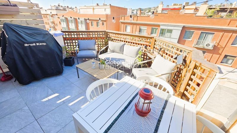 Foto 014cd72a-d1ed-459d-b50c-f40e30d5e5b3. Àtic amb calefacció a Centre Esplugues de Llobregat