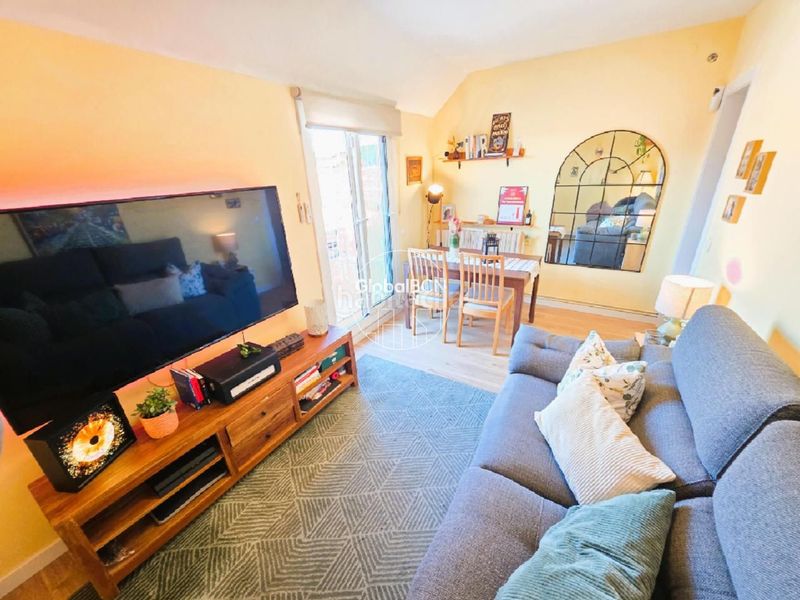 Foto 0851dcac-c79c-4e62-b8e2-0a5ad80e9895. Àtic amb calefacció a Centre Esplugues de Llobregat