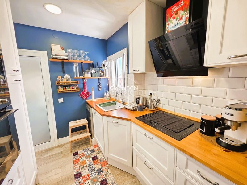 Foto 0b4f6112-da81-4f5c-a497-9189f6e3dc29. Àtic amb calefacció a Centre Esplugues de Llobregat