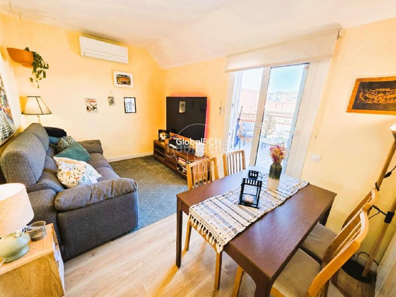 Foto af8ca8e9-4d2d-4f29-a5c1-f186f3c8d723. Àtic amb calefacció a Centre Esplugues de Llobregat