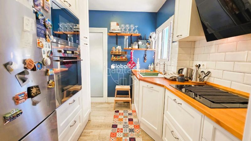 Foto c3549996-e8b4-4409-a304-0728cf371f80. Àtic amb calefacció a Centre Esplugues de Llobregat