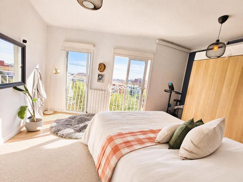 Foto ce82be69-5f69-4556-8652-9329c1df5805. Àtic amb calefacció a Centre Esplugues de Llobregat