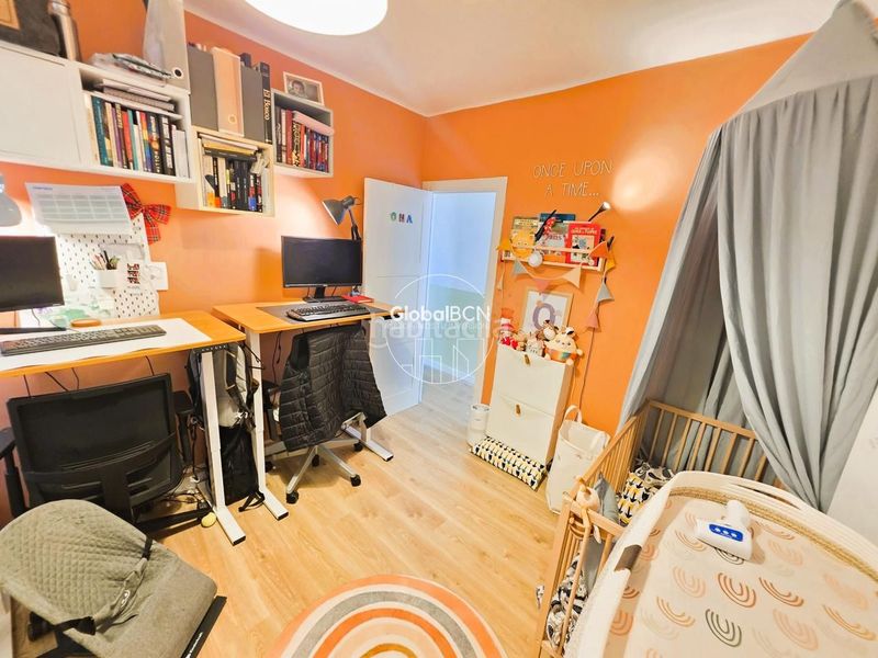 Foto e2f79373-05b5-46c3-8bc9-8ae6b839abb7. Àtic amb calefacció a Centre Esplugues de Llobregat