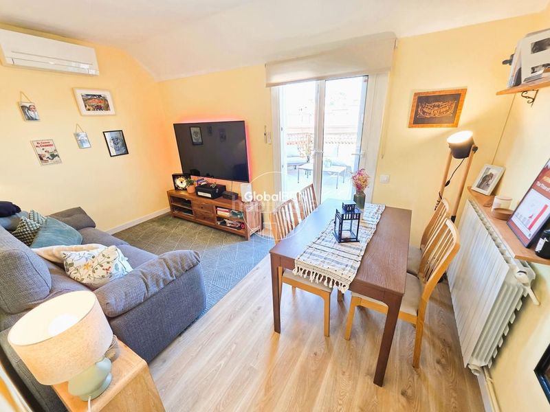 Foto e4f1543c-dcfa-413e-959d-1f2bc3bd8548. Àtic amb calefacció a Centre Esplugues de Llobregat