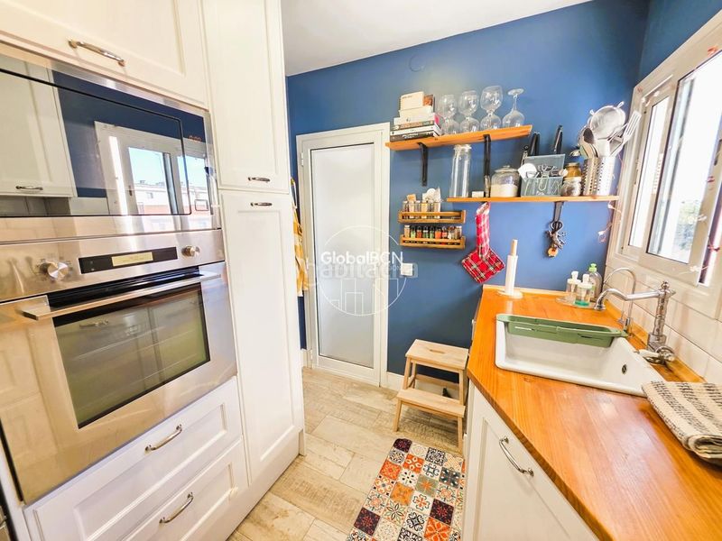 Foto e5c6dba1-d90a-4545-ac0b-6e2b3dedaa7b. Àtic amb calefacció a Centre Esplugues de Llobregat