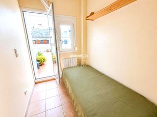 Etagenwohnung  De la verge del pilar. Bonito piso con terraza en casa tipo unifamiliar!!