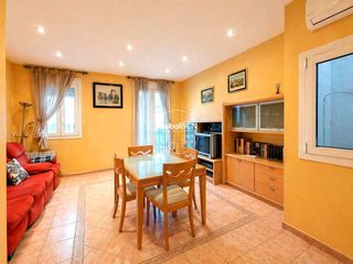 Flat  De la verge del pilar. Bonito piso con terraza en casa tipo unifamiliar!!