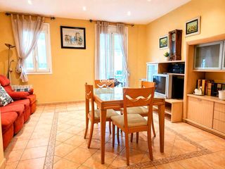 Etagenwohnung  Calle de la verge del pilar. Bonito piso con terraza en casa tipo unifamiliar!!