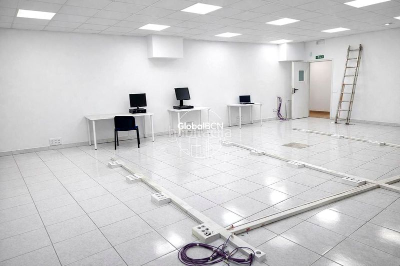 Foto b11f0dda-8da3-4a9d-8ae8-c6003a59e022. Business premise in Centre Cornellà de Llobregat