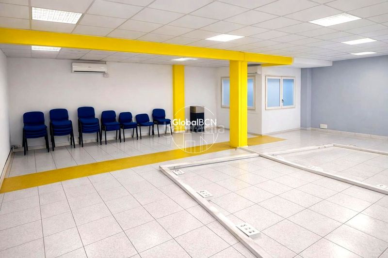 Foto ba98c166-f679-4f3f-b17e-f3039a488578. Business premise in Centre Cornellà de Llobregat