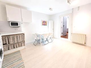Etagenwohnung  Calle de vaquer. Amplia vivienda de 133 m con dos patios junto al mercat de collb