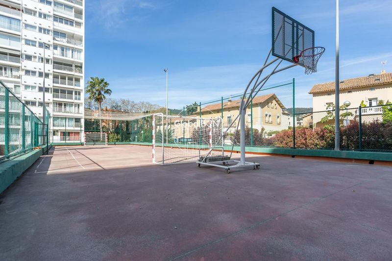 Foto 965a0240-0894-40e3-aca6-715a5a3f4c5b. Pis amb calefacció piscina a Sarrià Barcelona