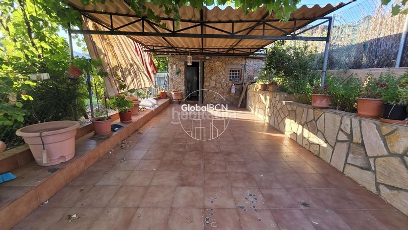 Foto 3e14ae98-62c4-4697-98f9-898926c272e6. Casa amb calefacció piscina a Vallirana