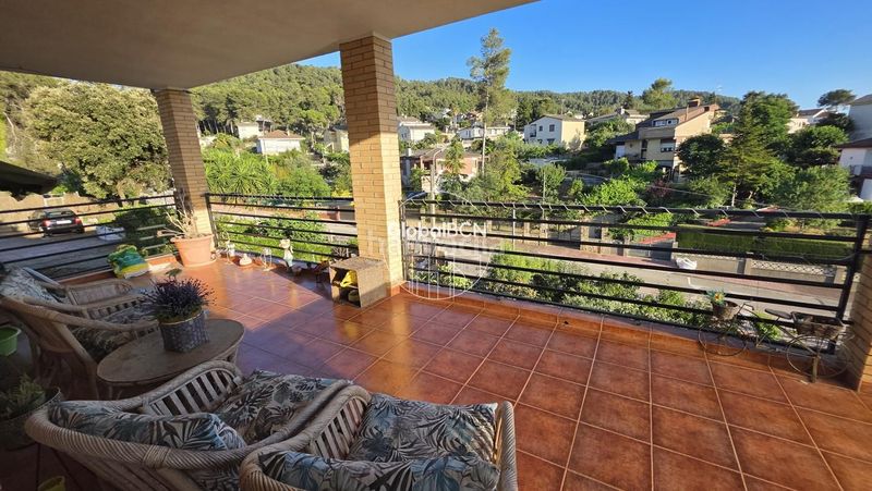 Foto b672f2ab-e2f8-45c3-ae0b-5db6cafc4024. Casa amb calefacció piscina a Vallirana