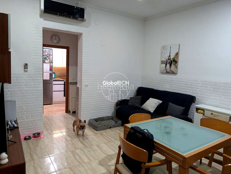 Foto a85b02db-2db6-406f-b399-6420188da72d. Planta baixa a Provençals del Poblenou Barcelona