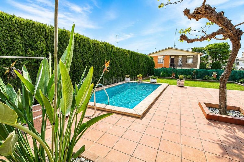 Foto 14a32d21-7a5a-44bb-a9fe-a578465e26d3. Casa amb piscina a Cunit residencial Cunit