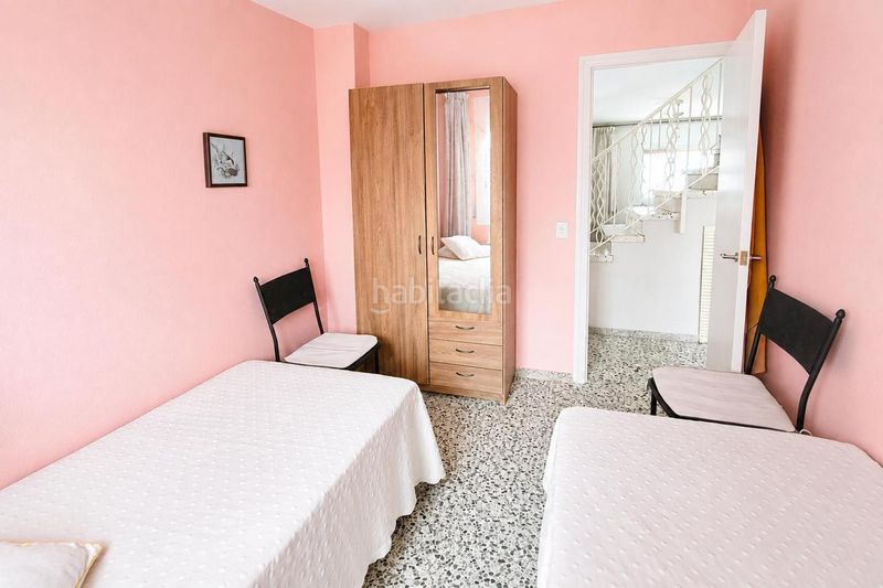 Foto 3a07ff4d-142f-4259-bb7b-ae804a6ae42a. Casa amb piscina a Cunit residencial Cunit