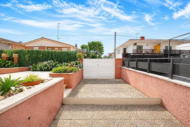 Foto 647cec15-341f-4b10-8d34-69ee574876e4. Casa amb piscina a Cunit residencial Cunit