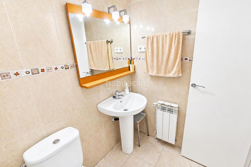 Foto c2baf3f7-610c-4b02-9e52-d6318e37e912. Casa amb piscina a Cunit residencial Cunit