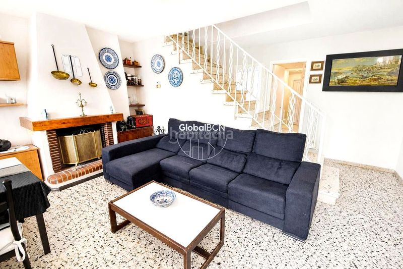 Foto cafe785d-67e6-4580-a132-84001ec5fb93. Casa amb piscina a Cunit residencial Cunit
