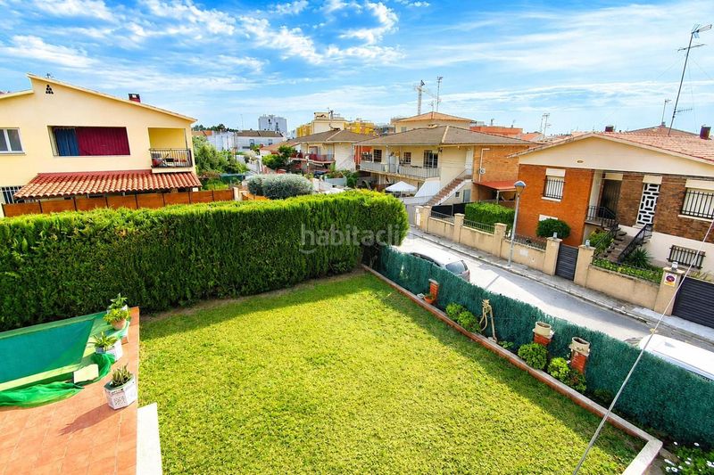 Foto e80fc3f3-3c27-46fe-a15d-725055126477. Casa amb piscina a Cunit residencial Cunit