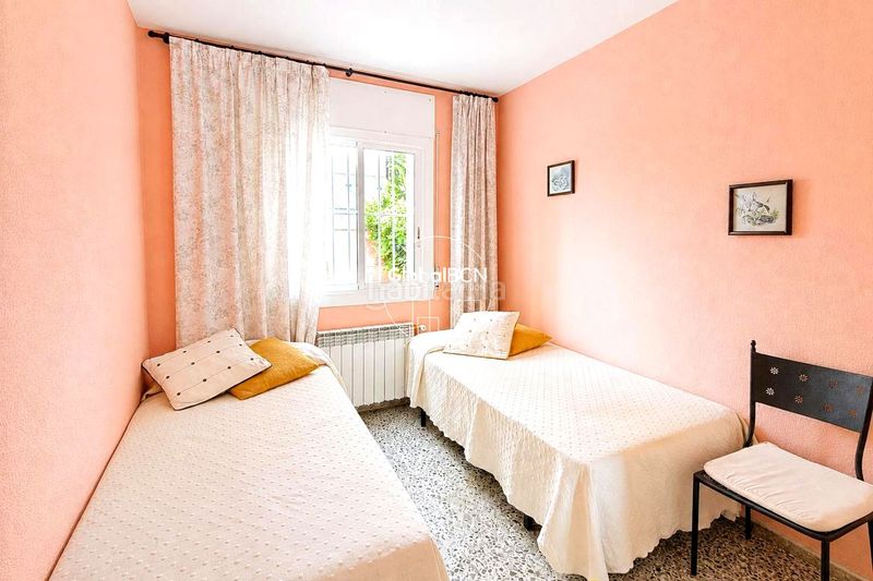 Foto ef9d4378-8efe-403b-a3d9-1d611181b1bd. Casa amb piscina a Cunit residencial Cunit