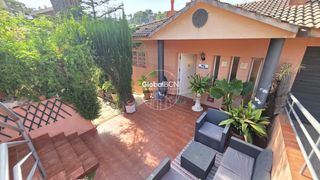 Maison jumelée  Avinguda dels països catalans. Chalet pareado en venta en avenida dels països catalans