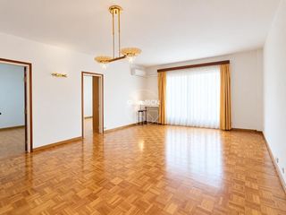 Pis  Calle de balmes. Gran piso de 144 m con 5 habitaciones en el putxet!!!