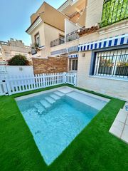 Casa adossada en El Moj�n. Ltpgtdescubre este fantaacutestico triacuteplex ubicado en una e