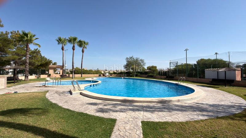Foto 42dde8b8-e035-4a8c-9fb5-d04259484ed5. Casa adossada amb aparcament piscina a La Florida Orihuela