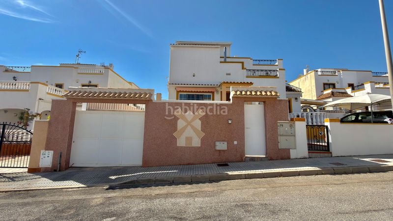 Foto 66cb03f4-0062-461a-98e4-9c8437ce9633. Casa adossada amb aparcament piscina a La Florida Orihuela