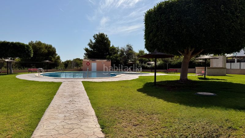 Foto bba29072-c376-4472-b033-309c5f7bc852. Casa adossada amb aparcament piscina a La Florida Orihuela