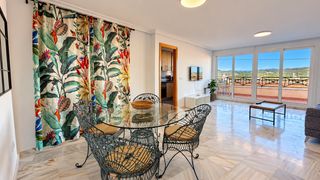 Pis a Pueblo. Ltpgtaacutetico en calpe con gran terraza y vistas al marltpgtlt