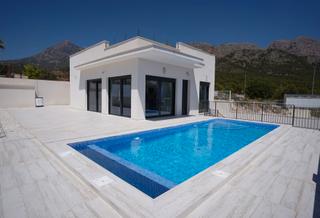 Casa in Polop. Ltpgtltstronggtse trata de una villa pensada y disentildeada par