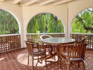 House in Las Rotas / Les Rotes. Ltpgtsi buscas una propiedad versaacutetil y llena de posibilida