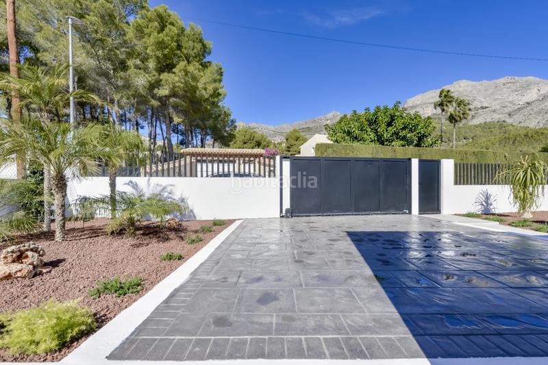 Foto 269cb66c-f9f3-4f81-a5e3-403f602f0253. Chalet ltpgtubicada en una zona exclusiva y tranquila , esta villa de lujo de una sola planta combina disentildeo moderno con un en Altea